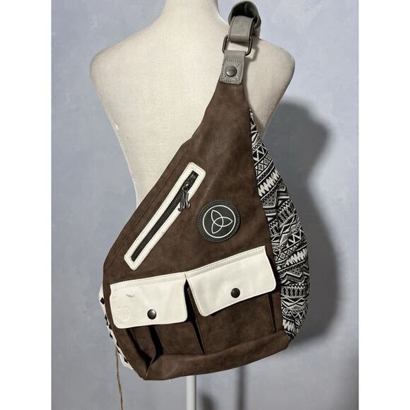 The Walking Dead - Michonne Faux Leather Sling Bag NWT - Picture 4 of 16
